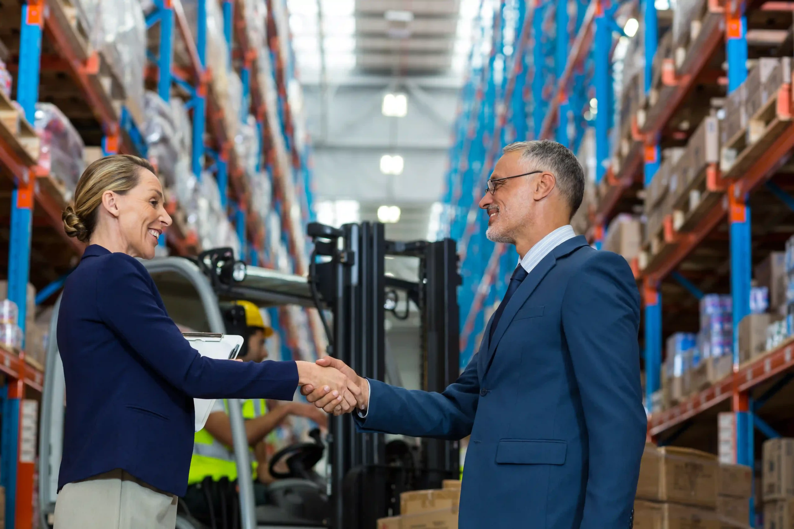 Logistics manager and client finalize cross docking strategy in modern fulfillment center – cross docking news.